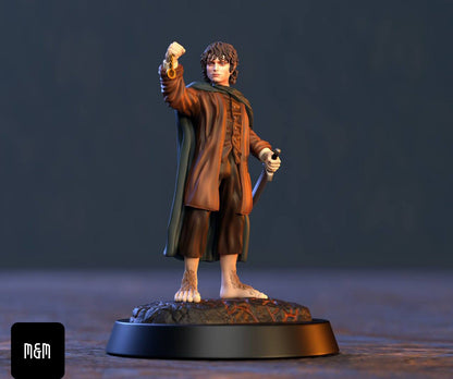 Frodo Lord of the ring 3d print table game wargame standard dimension miniatura 10cm | ModelsAndMiniature